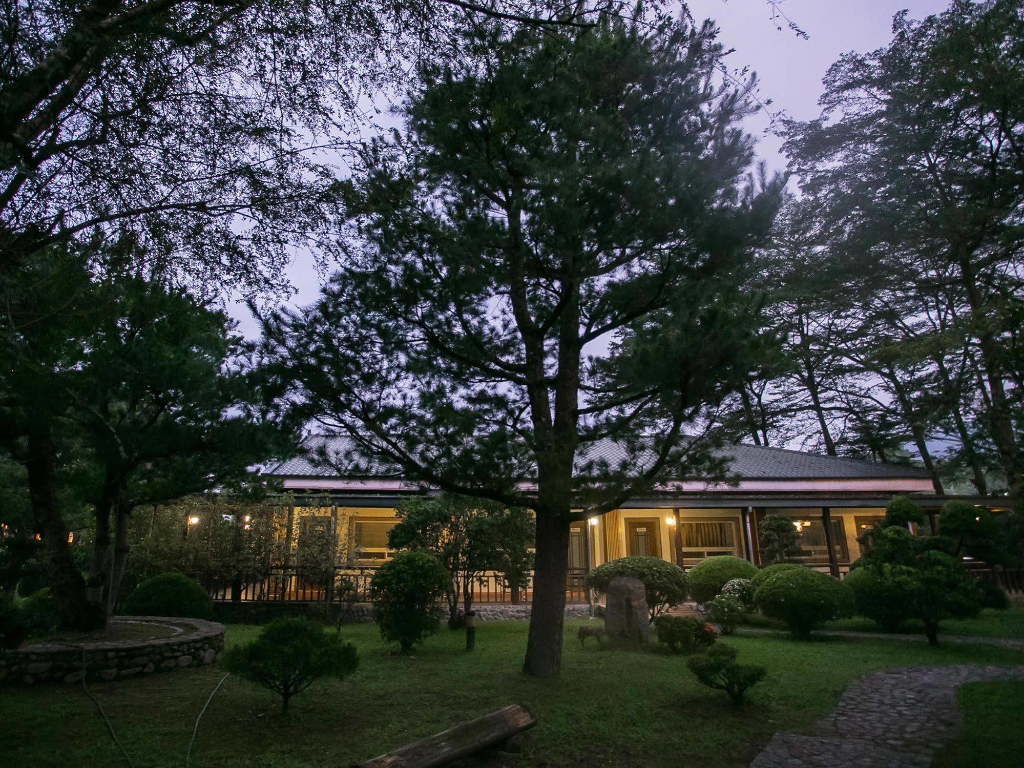 Flying Villa Nantou Екстериор снимка
